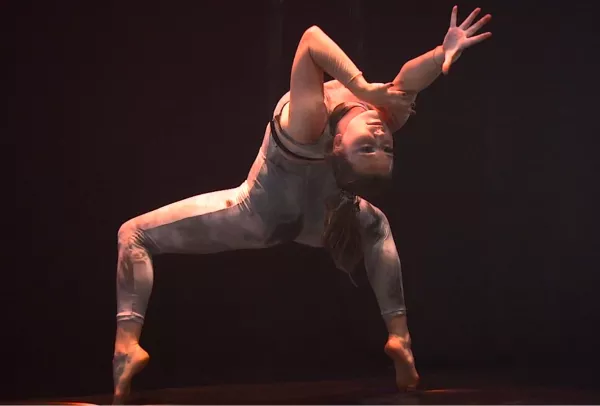 Aerial Silk / Luftakrobatik