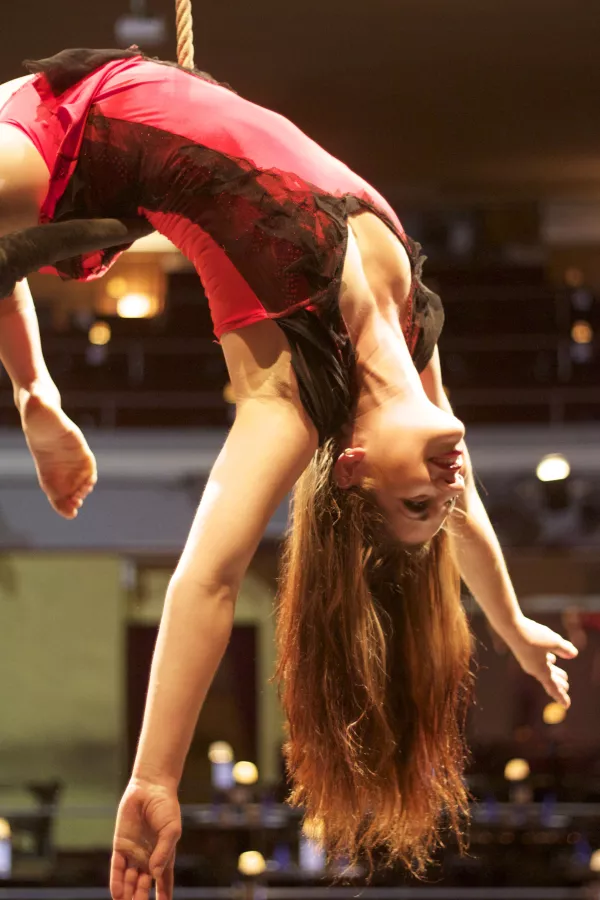 Showact am Tanztrapez