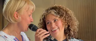 Titelbild Esther - DJane & Sängerin - Alleinunterhalter Hannover