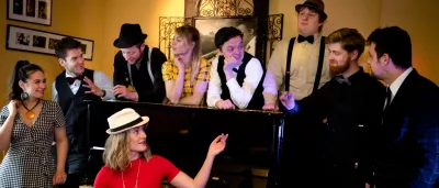 Titelbild Two Words Love - Funk and Soul Band