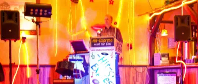 Titelbild DJ Hans mit mobiler Discothek