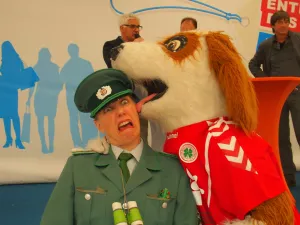 unchte Polizistin