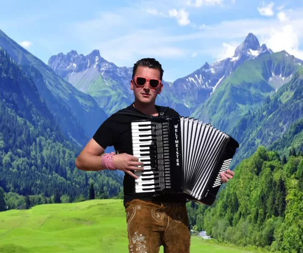 Andreas Gabalier Double 1