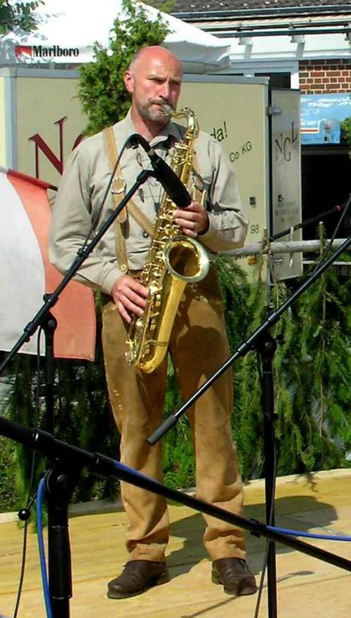 Alphornbläser Andreas Hüll mit Saxofon
