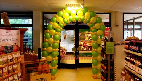 Ballonbogen für einen Biomarkt