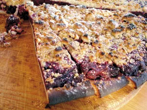 Kuchen aus dem Holzbackofen der Festungsbäckerei