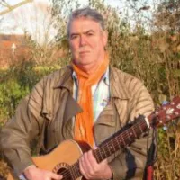 Avatar John Graye singt Welthits zur Gitarre