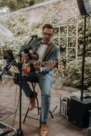 Singer-Songwriter