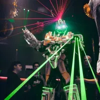 Avatar LILORA: Exklusiver LED Walking Act Stelzenläufer Lichtshow