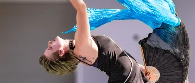 Titelbild „Magische Tanzshow: Hula Hoop, Poi & mehr - Tänzer Duisburg
